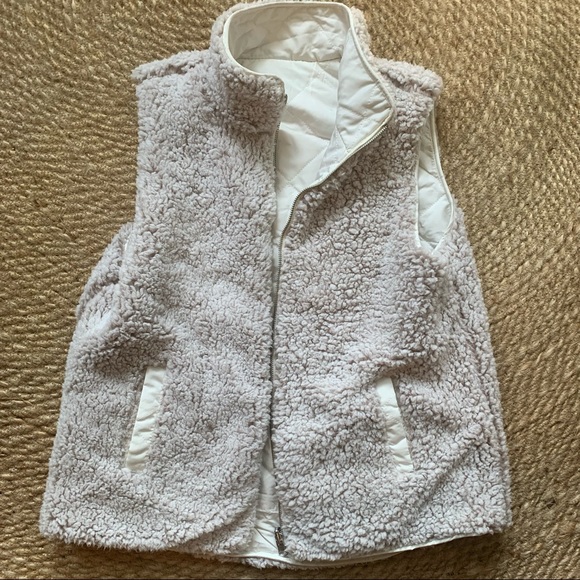 Francesca’s Reversible Vest NWOT - Picture 3 of 4